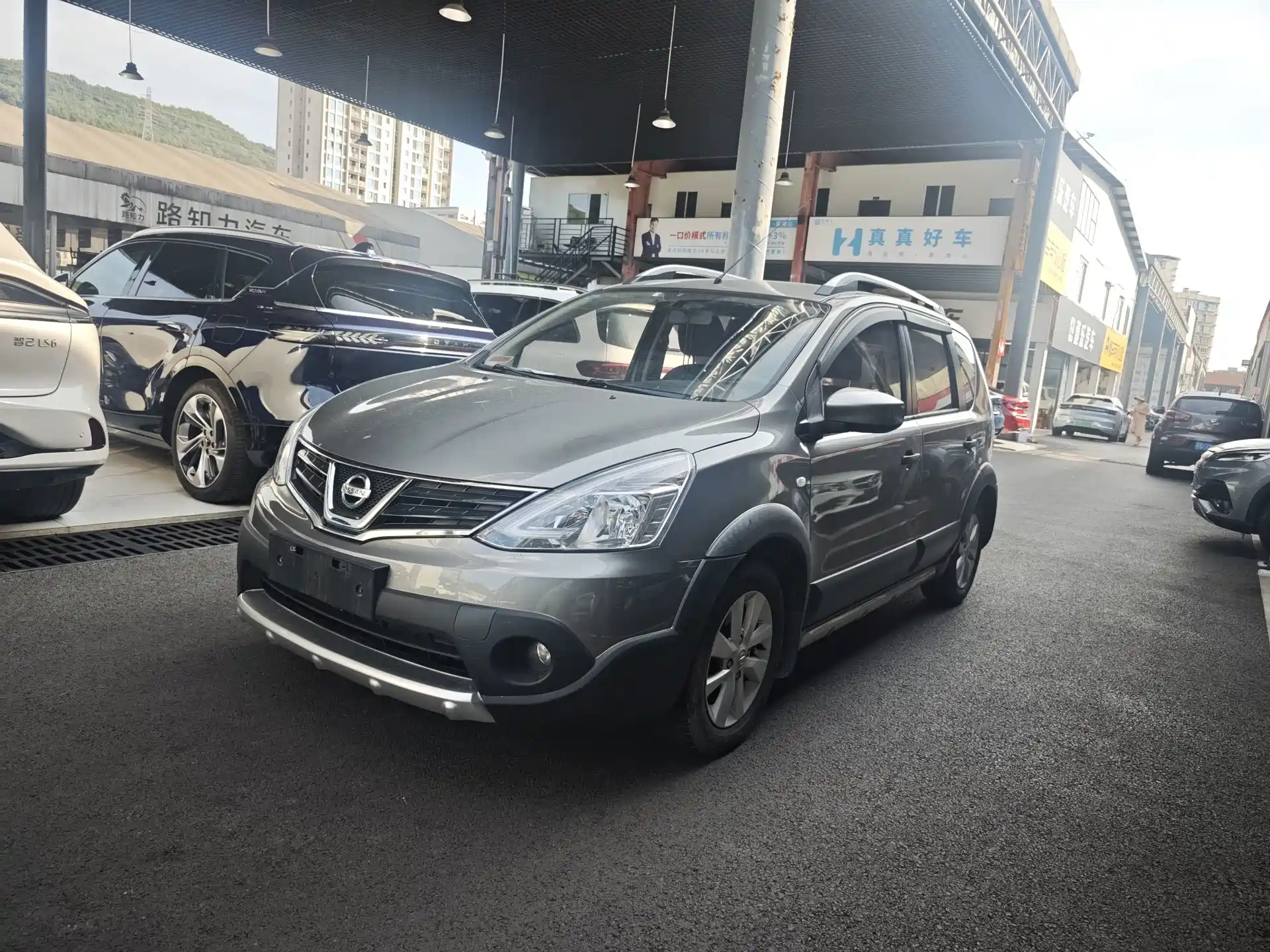 صورة 1 - Nissan Livina
