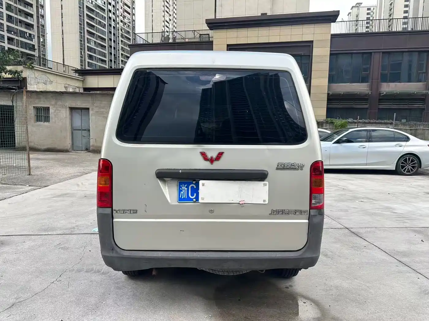 Wuling Motors Wuling Zhiguang 2014 2013 1.0L Practical