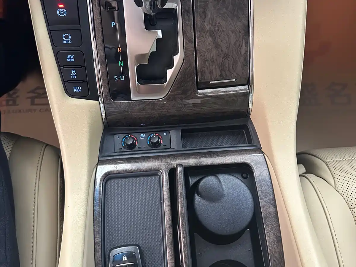 Toyota Alphard 2021 Hybrid 2.5L Premium фото 15