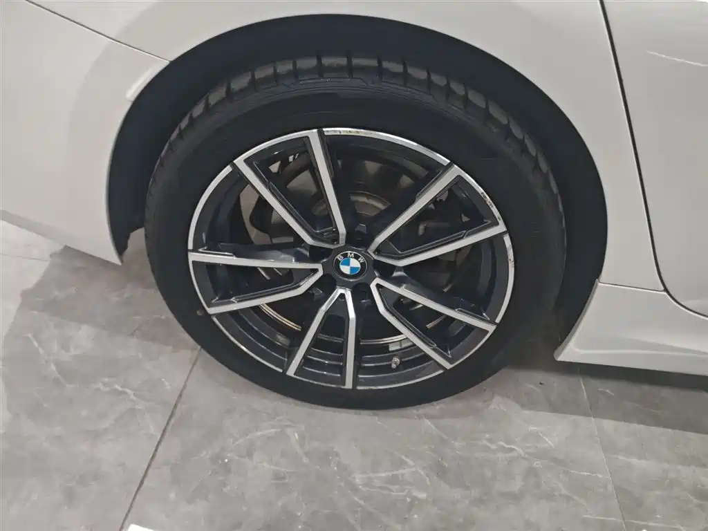 BMW 3 Series 2023 325Li M Sport Package фото 26