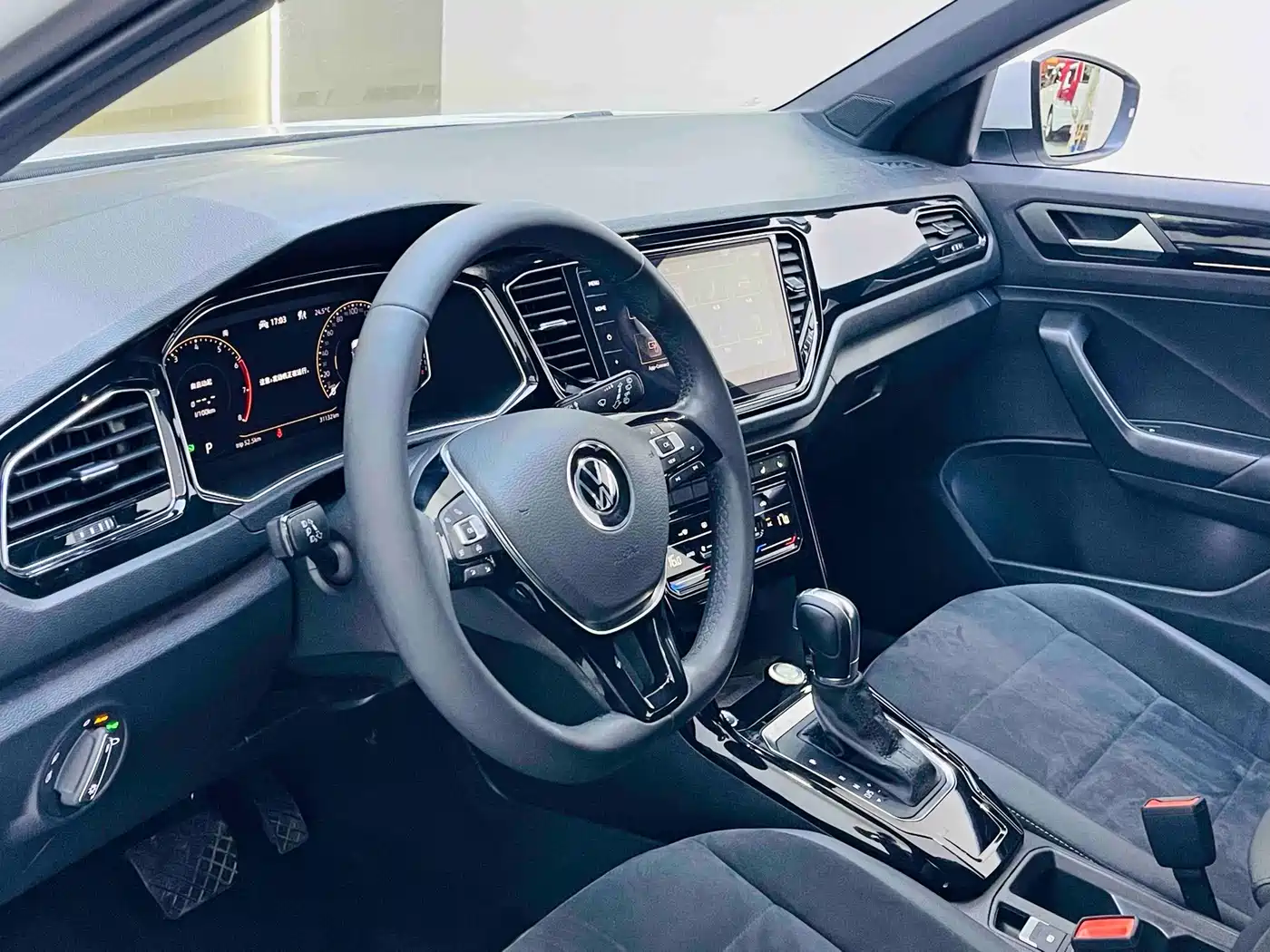 Volkswagen T-Roc, миниатюра 9