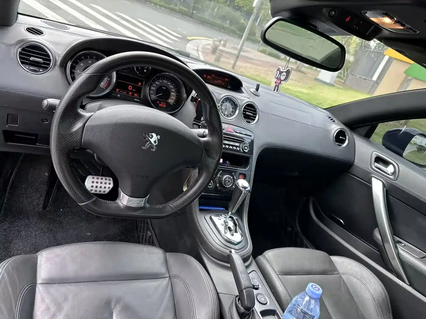Peugeot RCZ 2013 2014 1.6T Luxury (Dark Style)