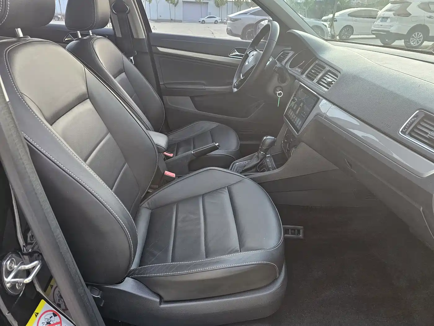 Volkswagen Lavida 2017 1.6L Automatic Comfort Edition фото 10