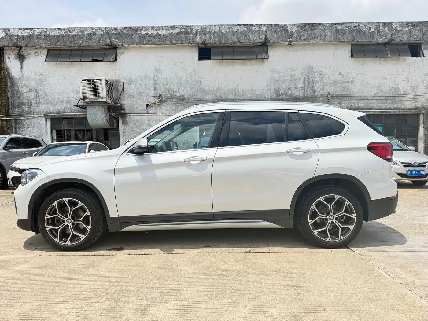 BMW X1 2022 sDrive20Li Premium фото 7