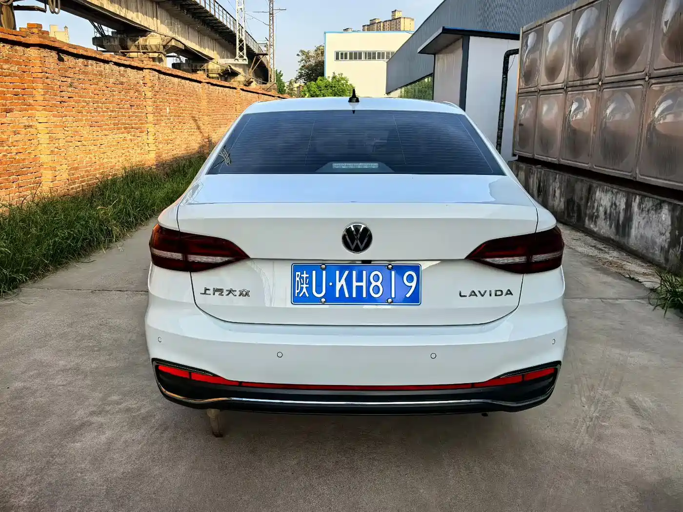 Volkswagen Lavida 2023 1.5L Auto Five Million Edition фото 5