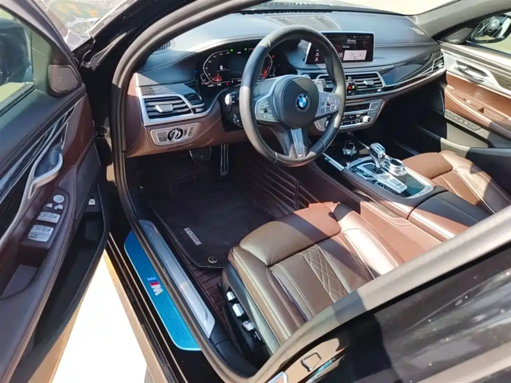 BMW 7-SERIES