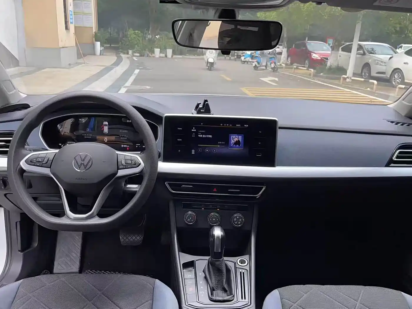 Volkswagen Lavida 2023 1.5L Auto Delight Edition фото 9