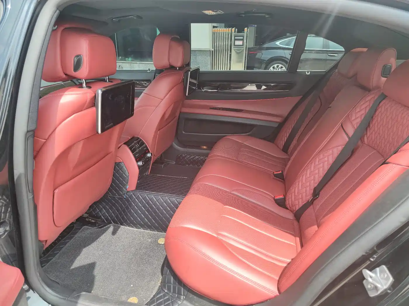 BMW 7 Series 2014 730Li Premium фото 5