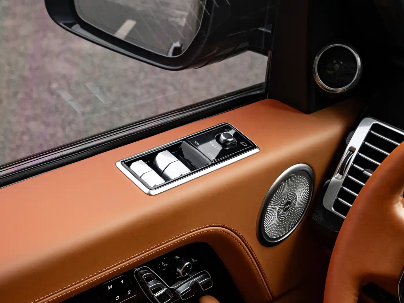 Land Rover Range Rover 2020 3.0 L6 Supreme Creation Extended Version фото 11