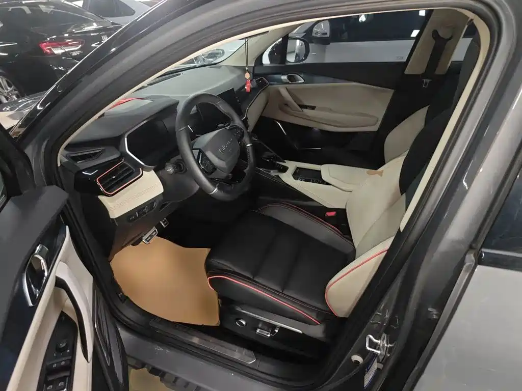 Lynk & Co 06 2020 1.5T Halo фото 16