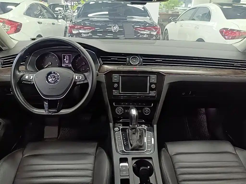 Volkswagen Magotan 2018 Facelift 380TSI DSG Luxury фото 10