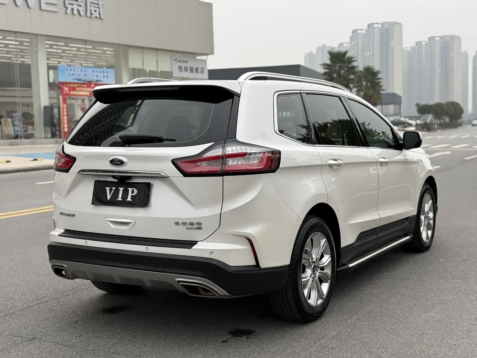 Фото 5 - Ford Edge