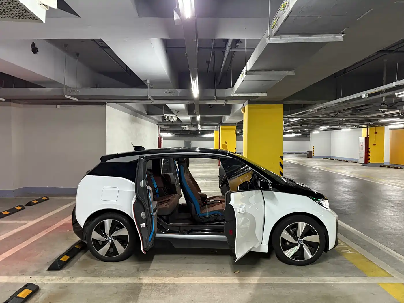 BMW I3