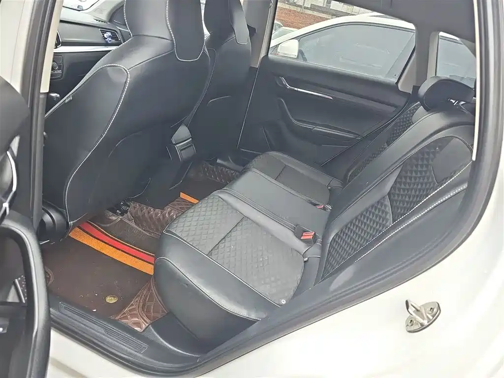 Škoda Kamiq 2020 Model 1.5L Automatic Comfort фото 14
