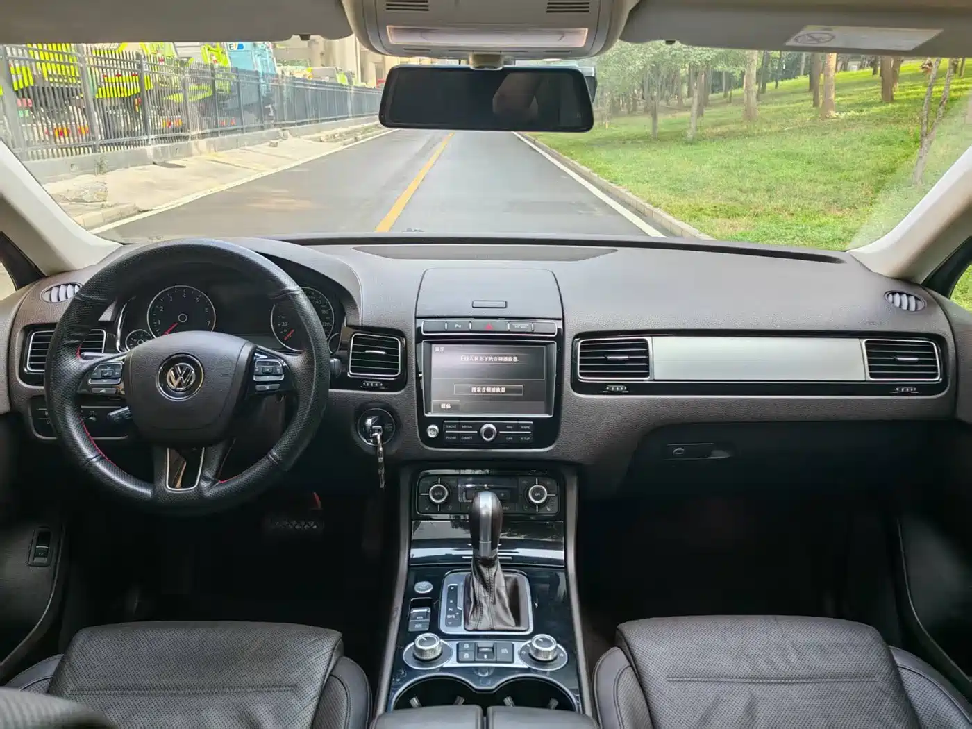 Volkswagen Touareg 2018 2017 3.0TSI Explorer Edition