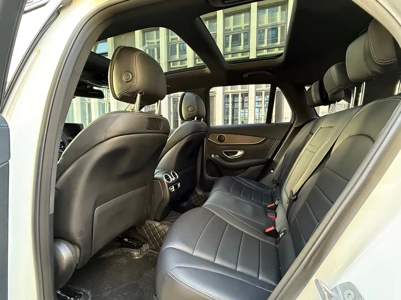 Mercedes-Benz GLC 2017 GLC 300 4MATIC Dynamic фото 8