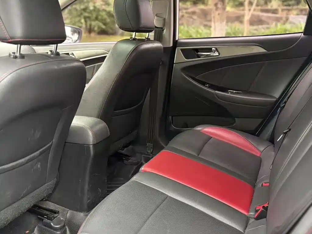 Photo 17 - Changan Eado XT