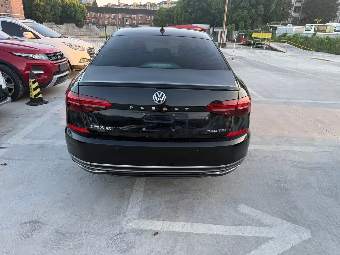 Фото 10 - Volkswagen Passat