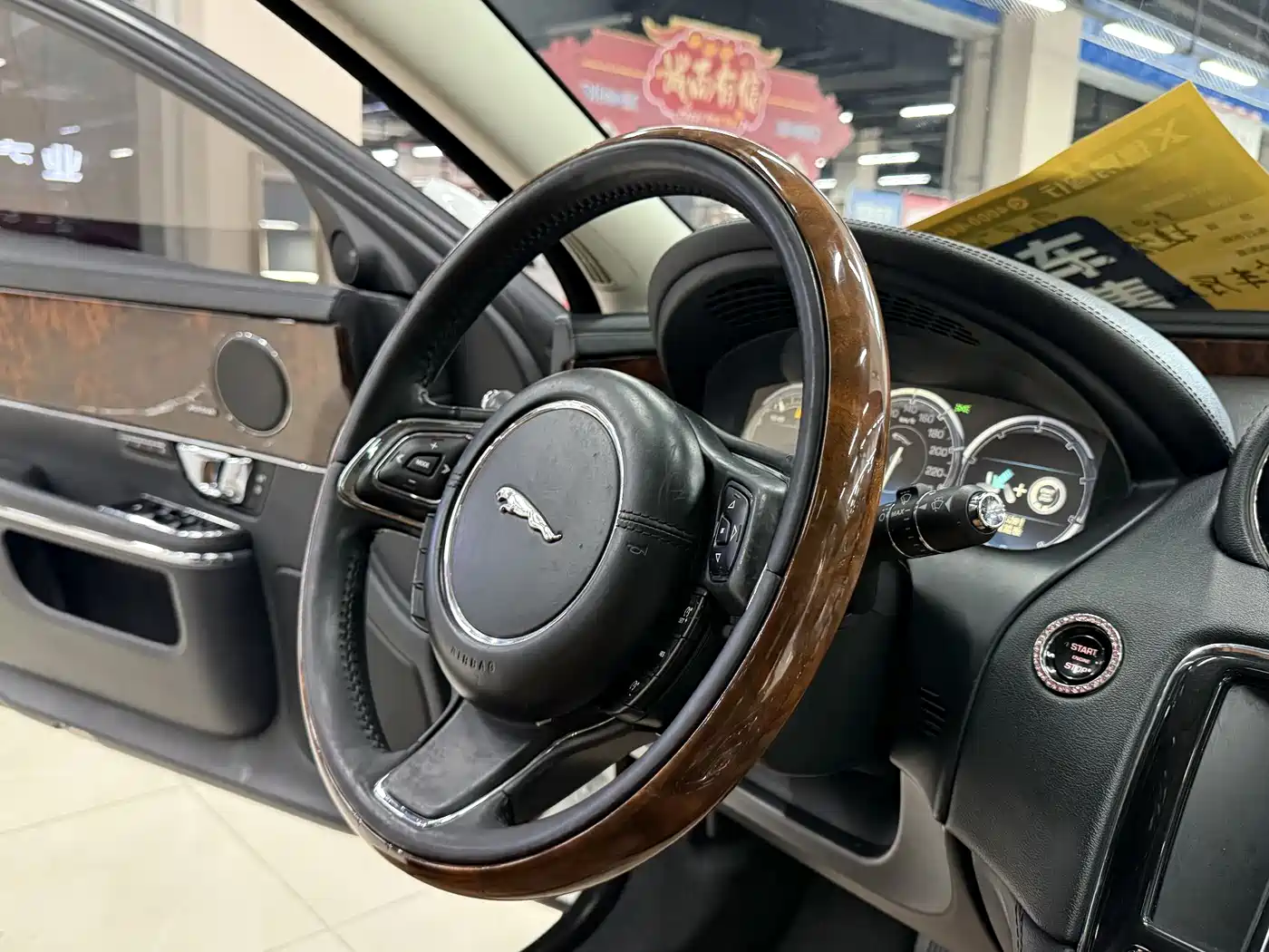 Jaguar XJ 2015 2015 XJL 3.0 SC AWD Panorama Business
