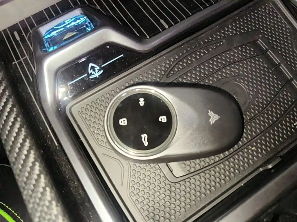 Photo 9 - Nezha Auto Nezha GT