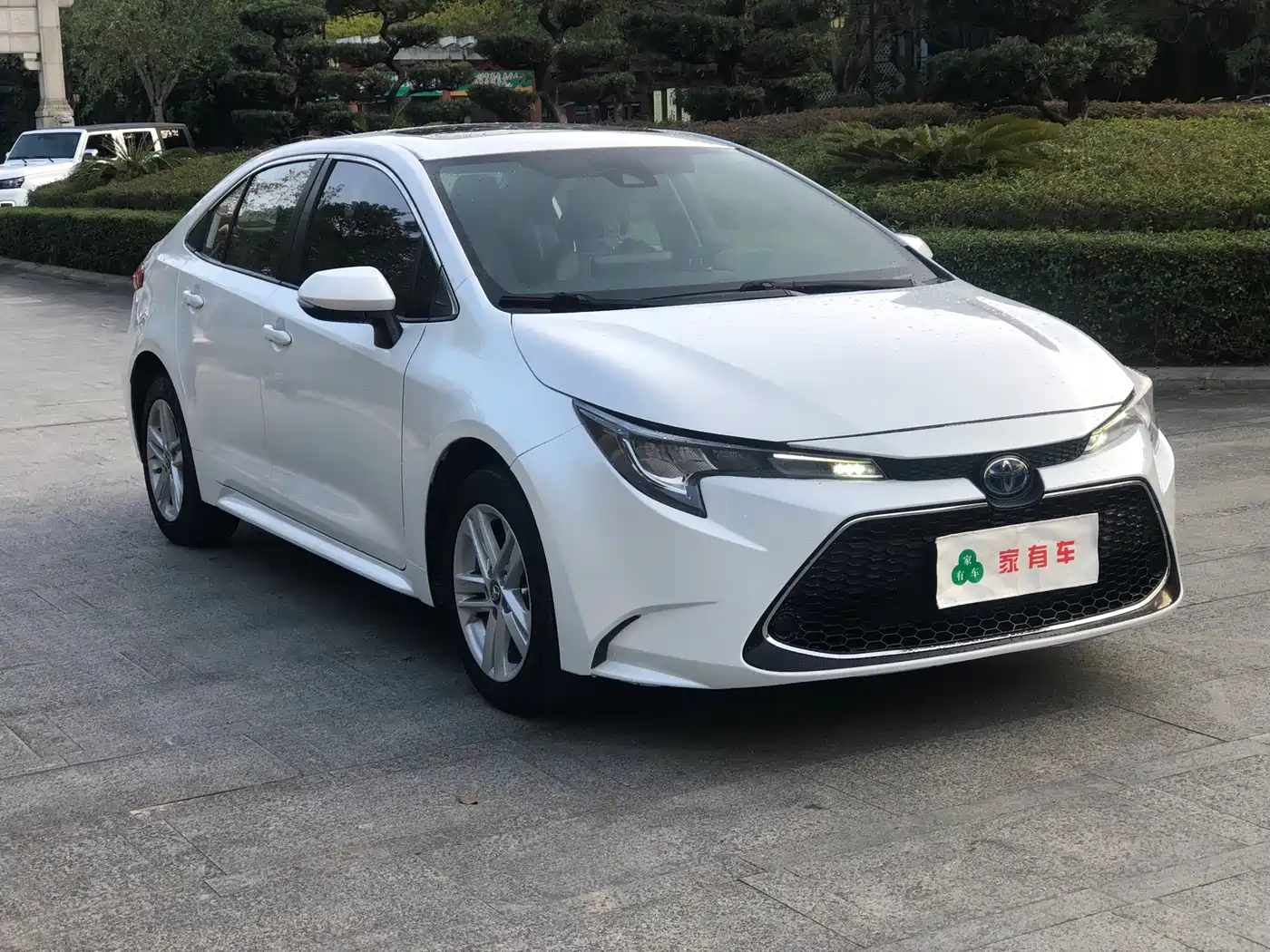 Toyota Levin 2021 Dual Engine 1.8H E-CVT Luxury Edition фото 3