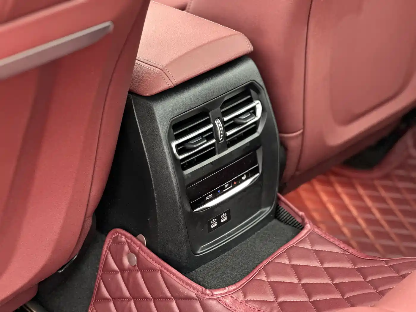 BMW 3 Series 2024 325Li M Sport Shadowline Package фото 13