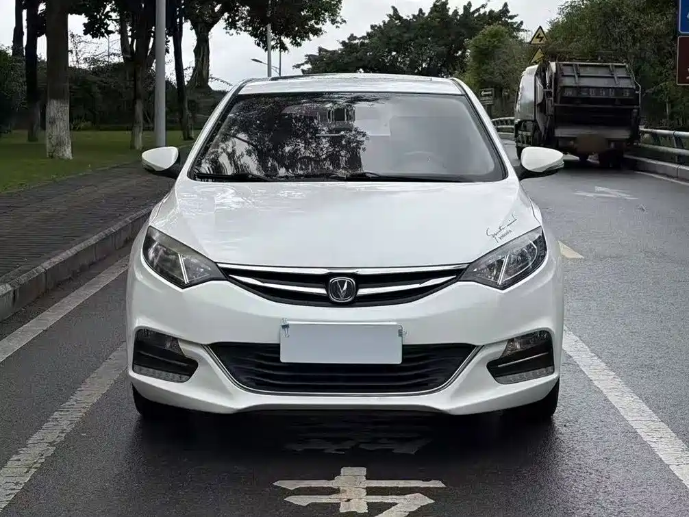 Photo 3 - Changan Eado XT