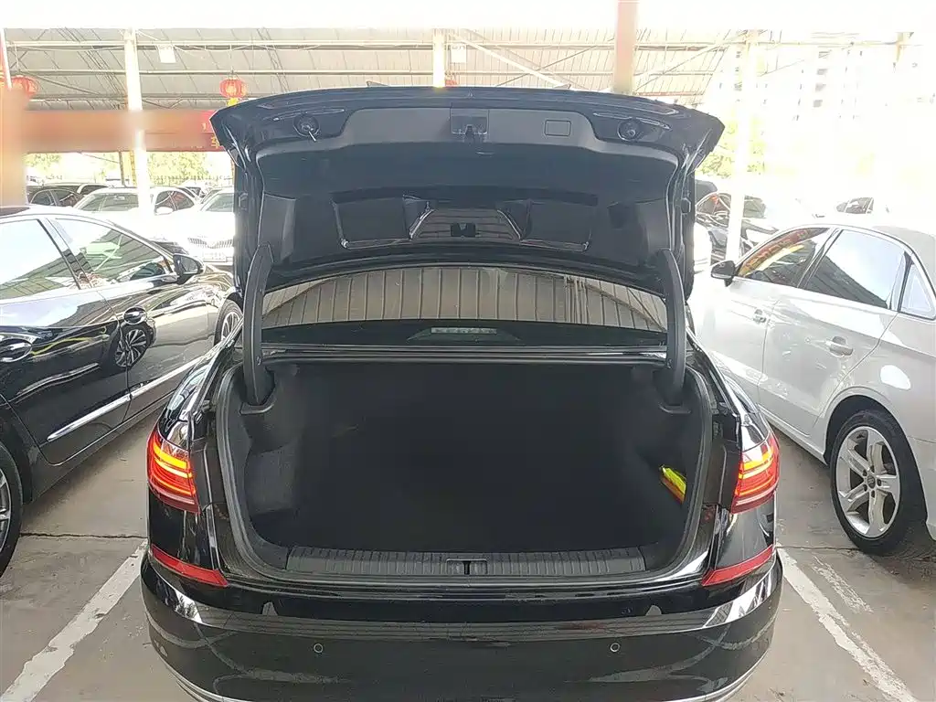 Volkswagen Passat 2023 Facelift 330TSI Elite Edition фото 9