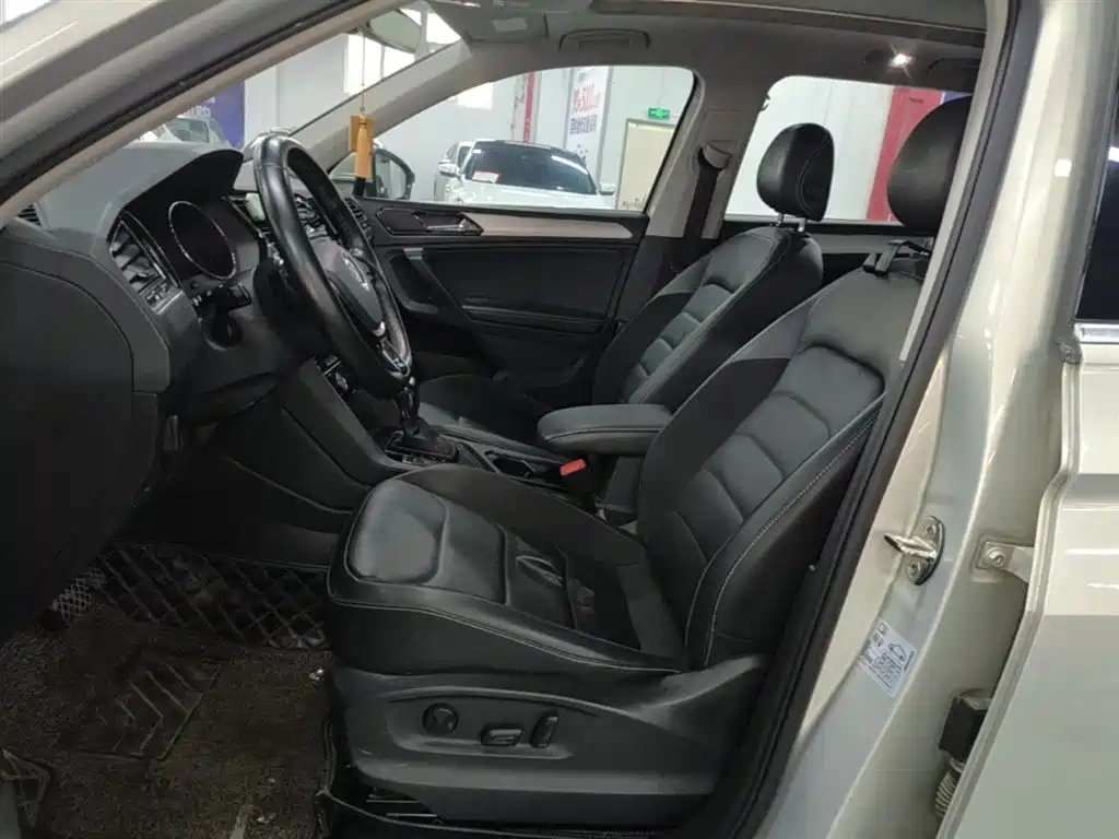 Volkswagen Tiguan L 2017 380TSI Automatic 4WD Luxury Edition фото 15