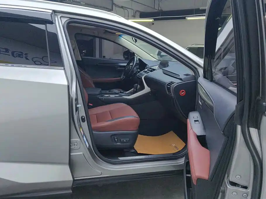 Lexus NX 2015 200t AWD F Sport фото 8