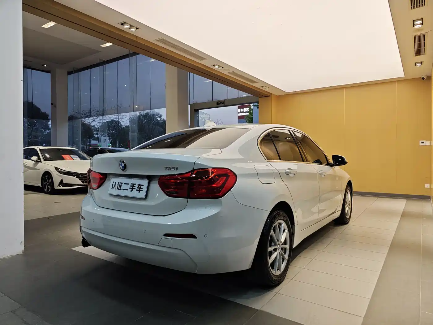 BMW 1 Series 2018 118i Fashion Edition фото 29