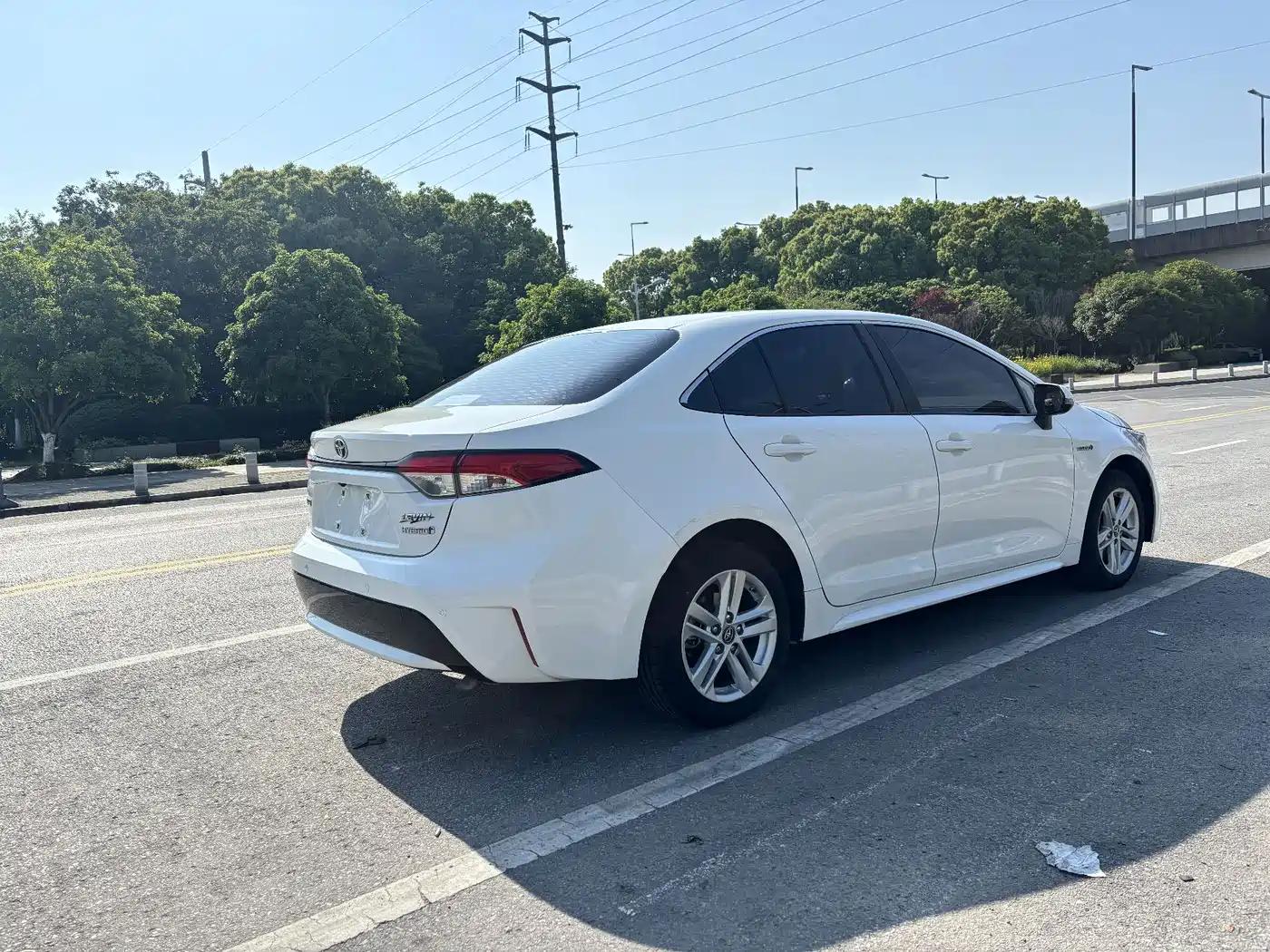 Toyota Levin 2022 Dual Engine 1.8H E-CVT Luxury Edition фото 5