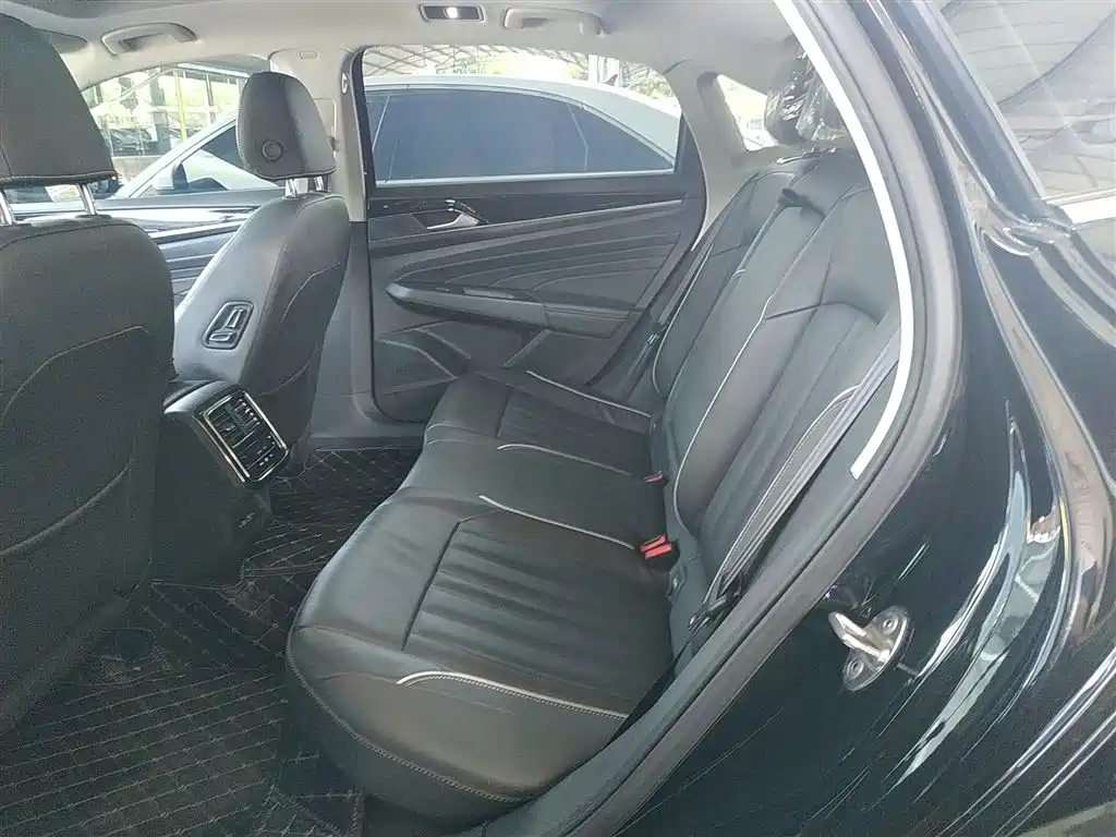 Volkswagen Passat 2023 Facelift 330TSI Elite Edition фото 14