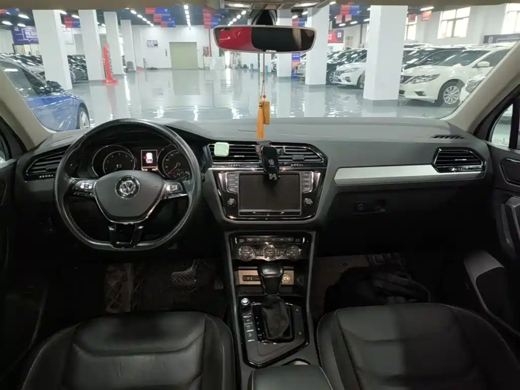Volkswagen Tiguan L 2017 380TSI Automatic 4WD Luxury Edition фото 10
