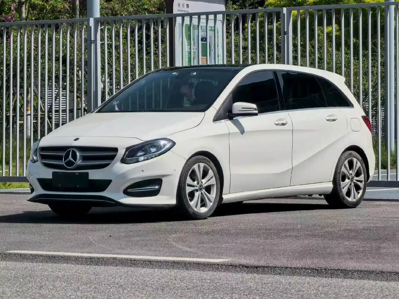 Фото 1 - Mercedes-Benz B-Class