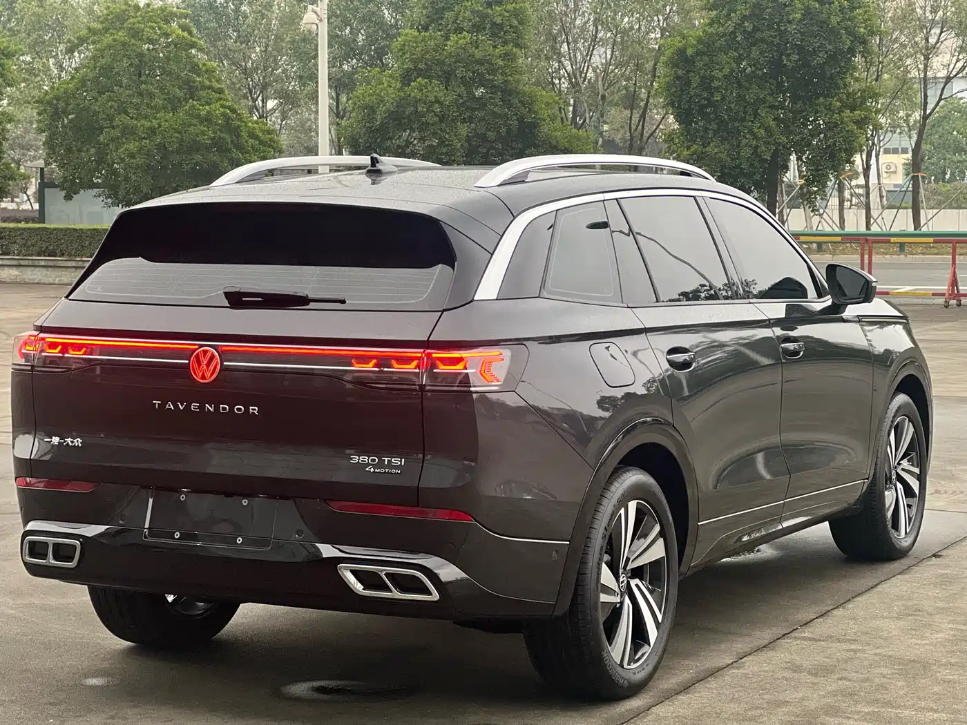 Volkswagen Talagon 2024 380TSI 4WD R-Line Cruise Shared Edition фото 4