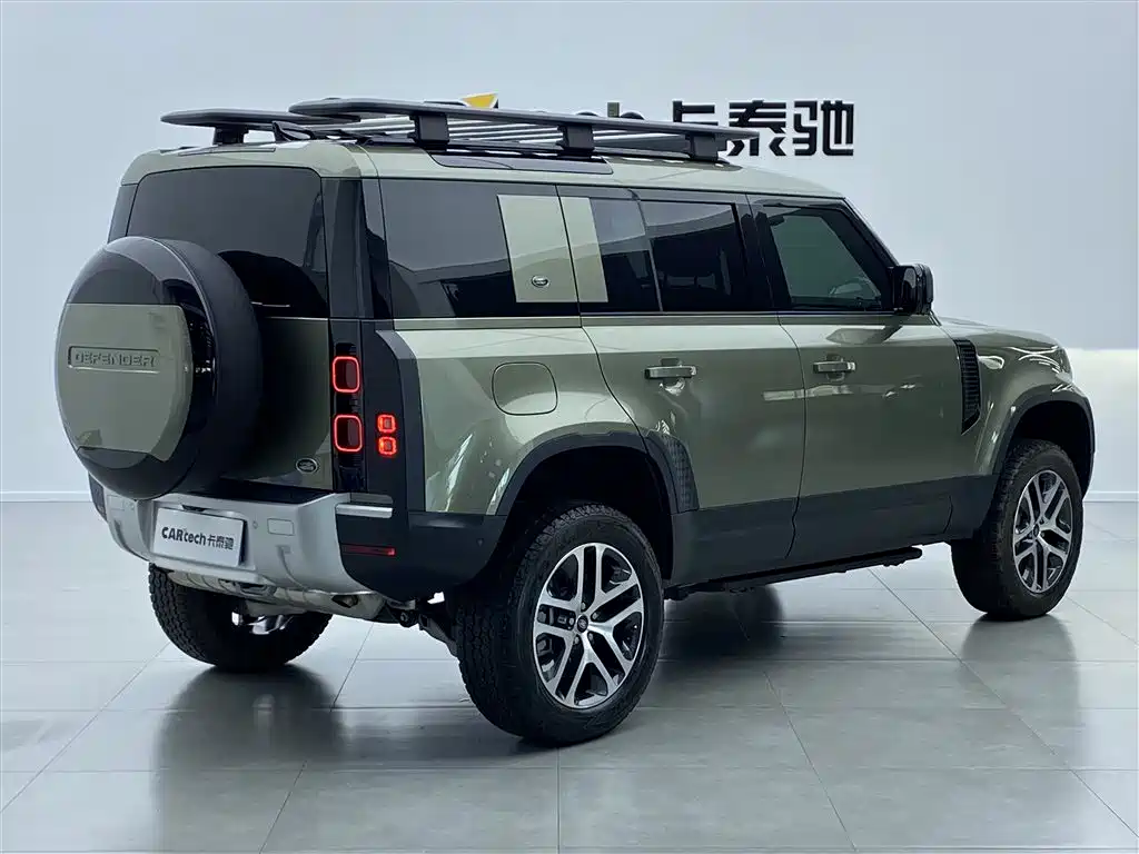Land Rover Defender 2024 110 3.0T P400 Dark Special Edition фото 4