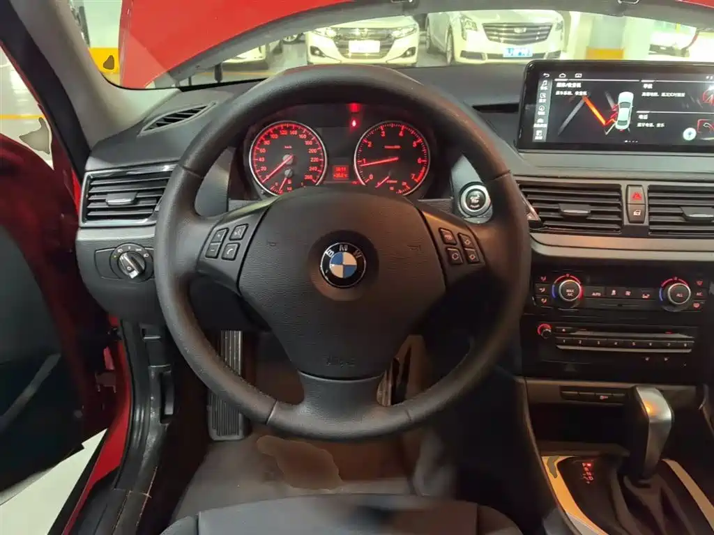 BMW X1 2013 sDrive18i Leading фото 11