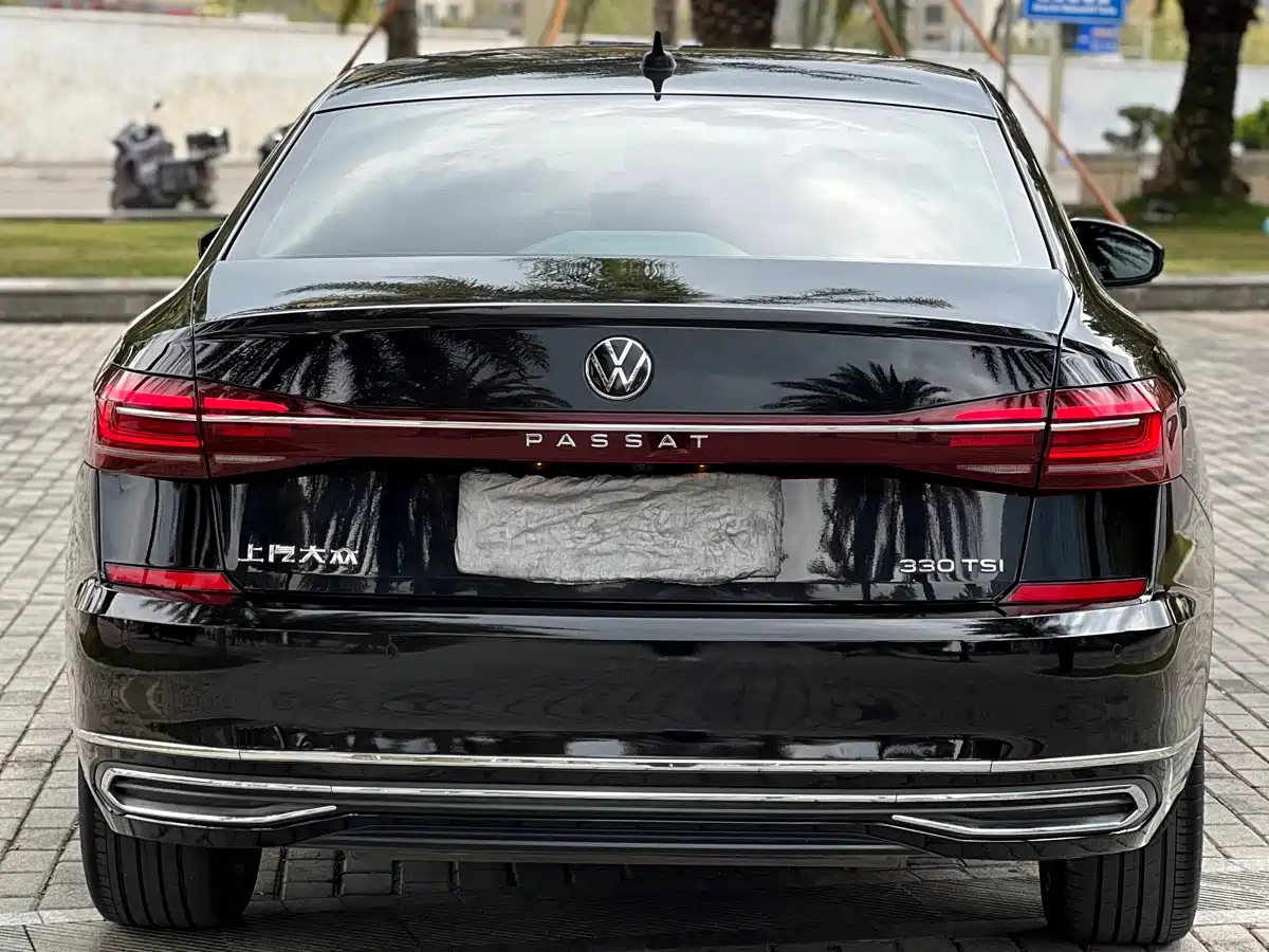 Volkswagen Passat 2022 330TSI Starlight Luxury Edition фото 8