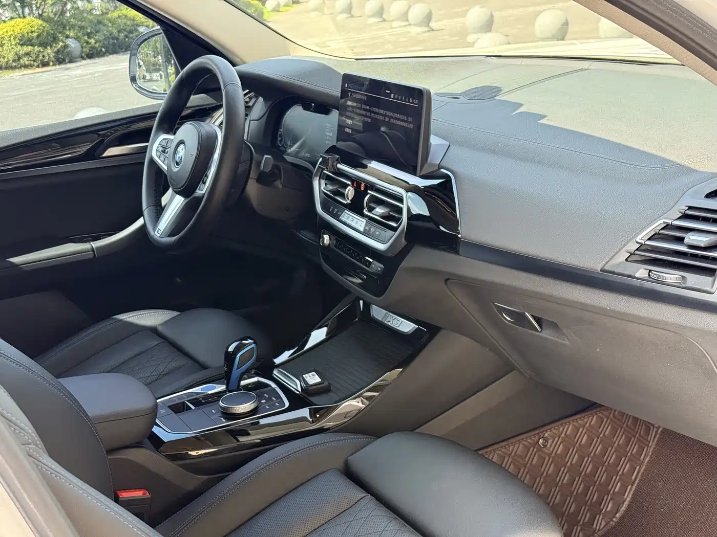 BMW iX3 2022 Leading Edition фото 11