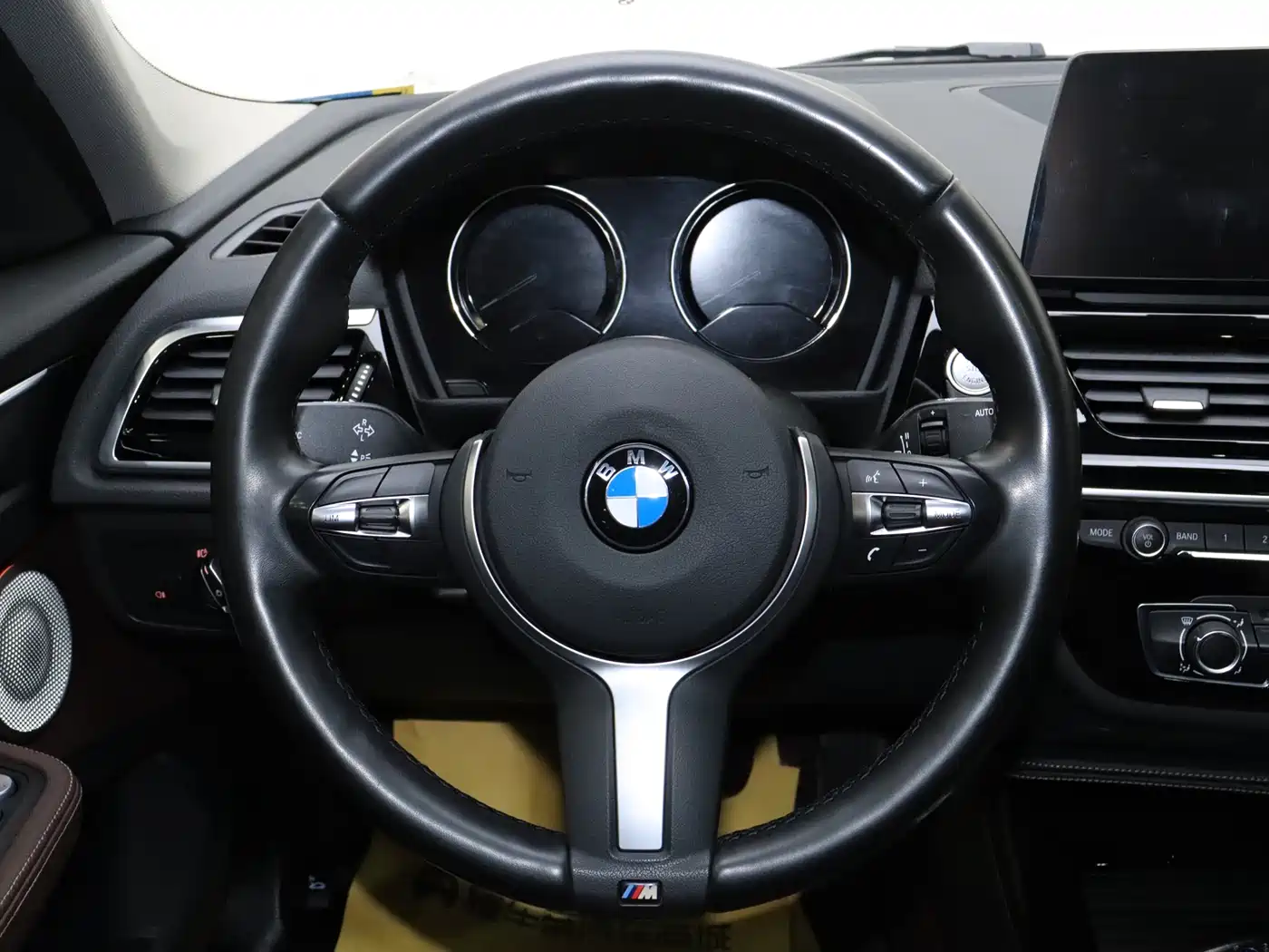 BMW 1 Series 2022 125i M Sport Shadow Edition фото 15
