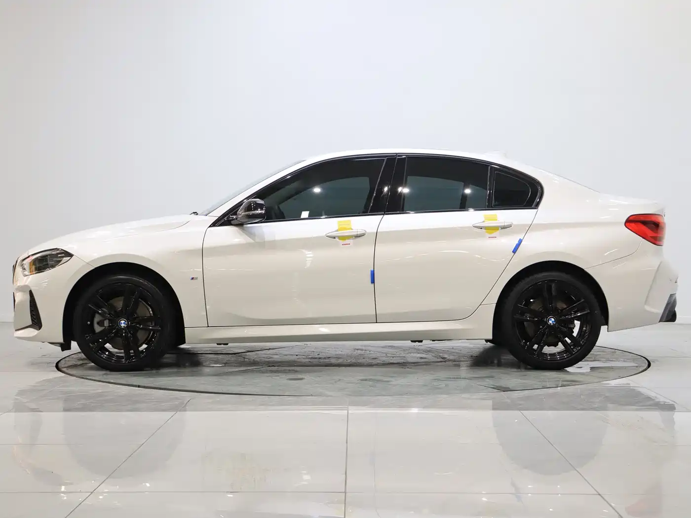 BMW 1 Series 2022 125i M Sport Shadow Edition фото 5
