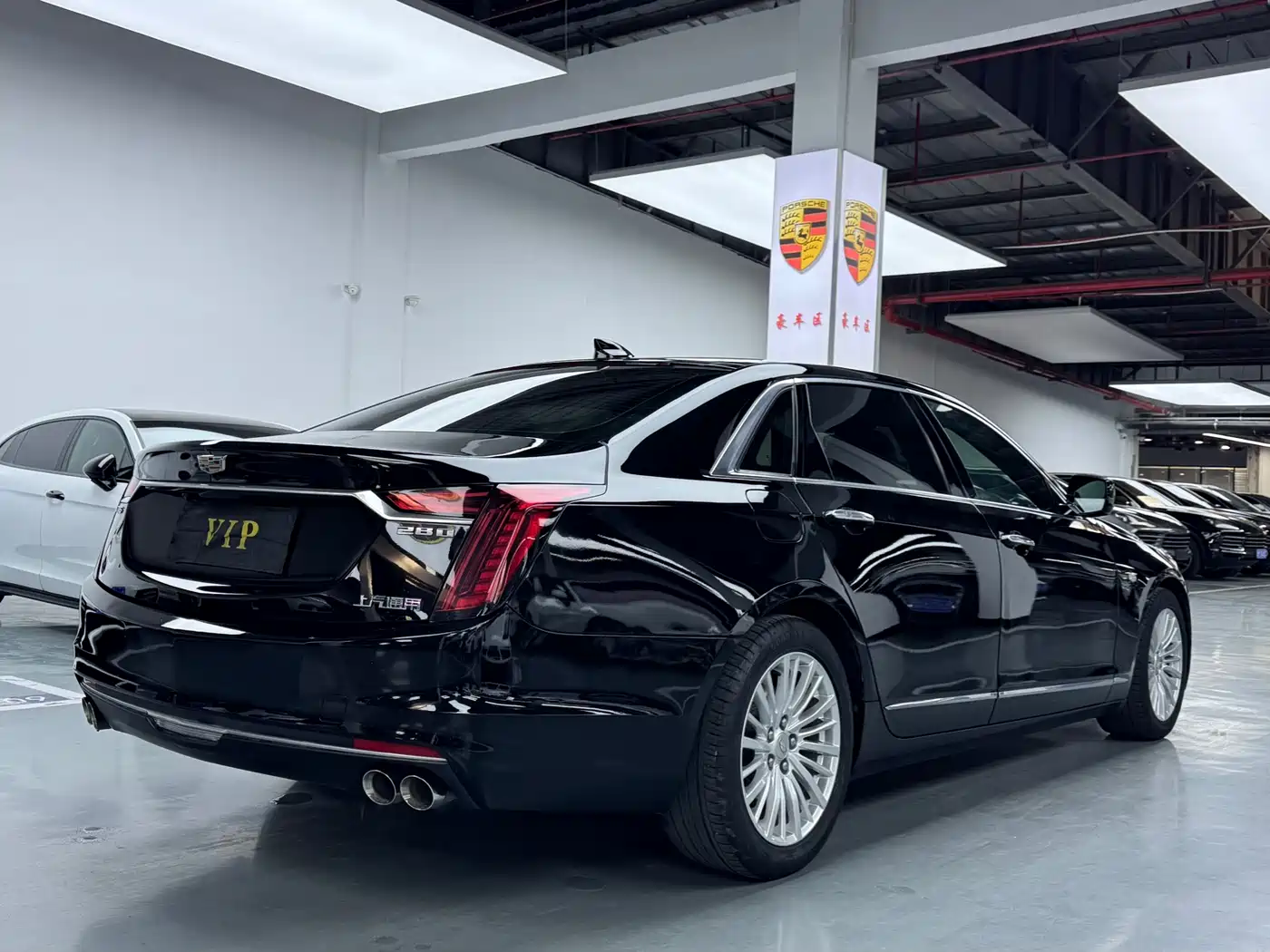 CADILLAC CT6