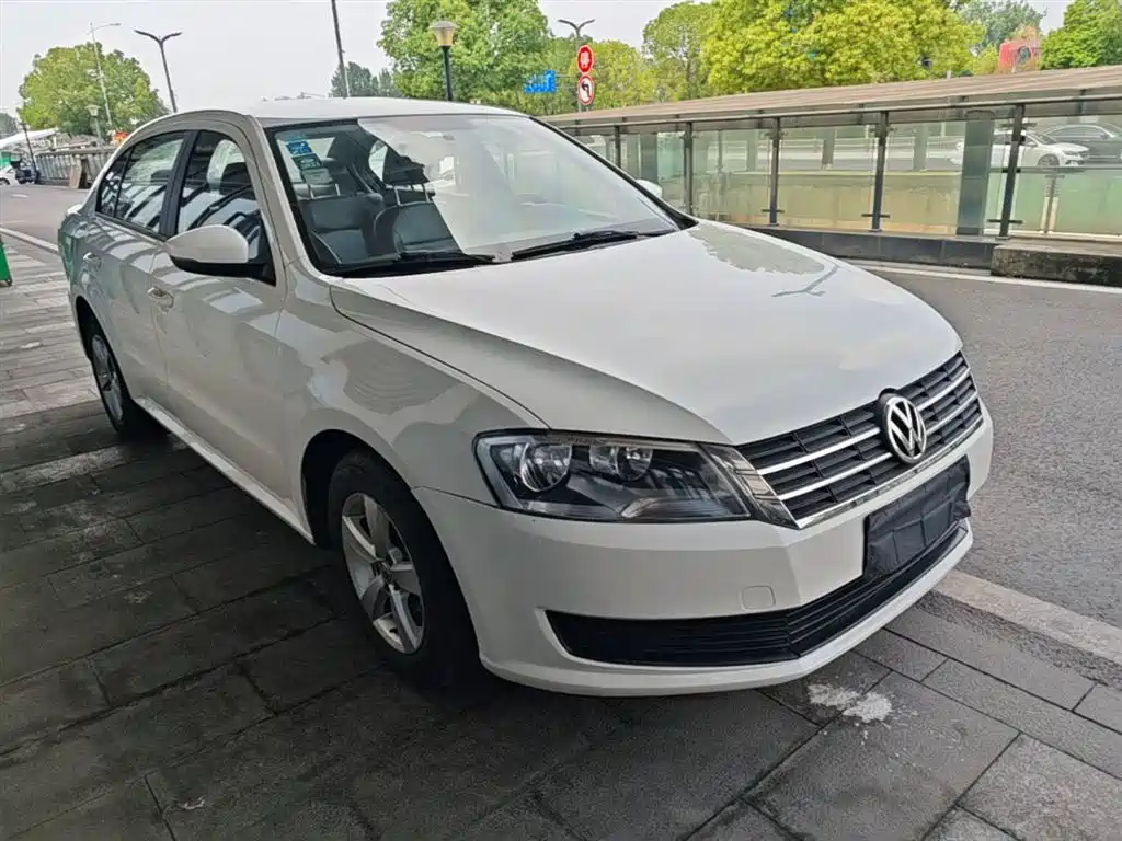 Volkswagen Lavida 2017 1.6L Automatic Comfort Edition фото 4