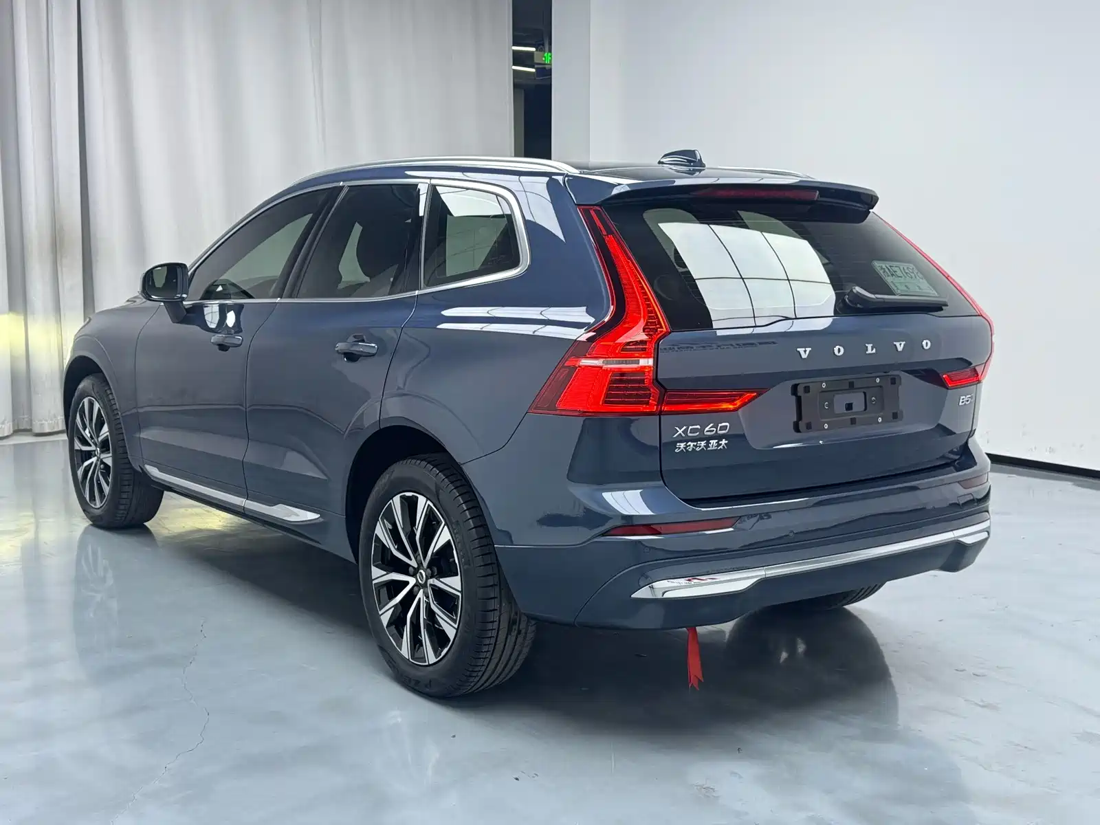 Photo 5 - Volvo XC60