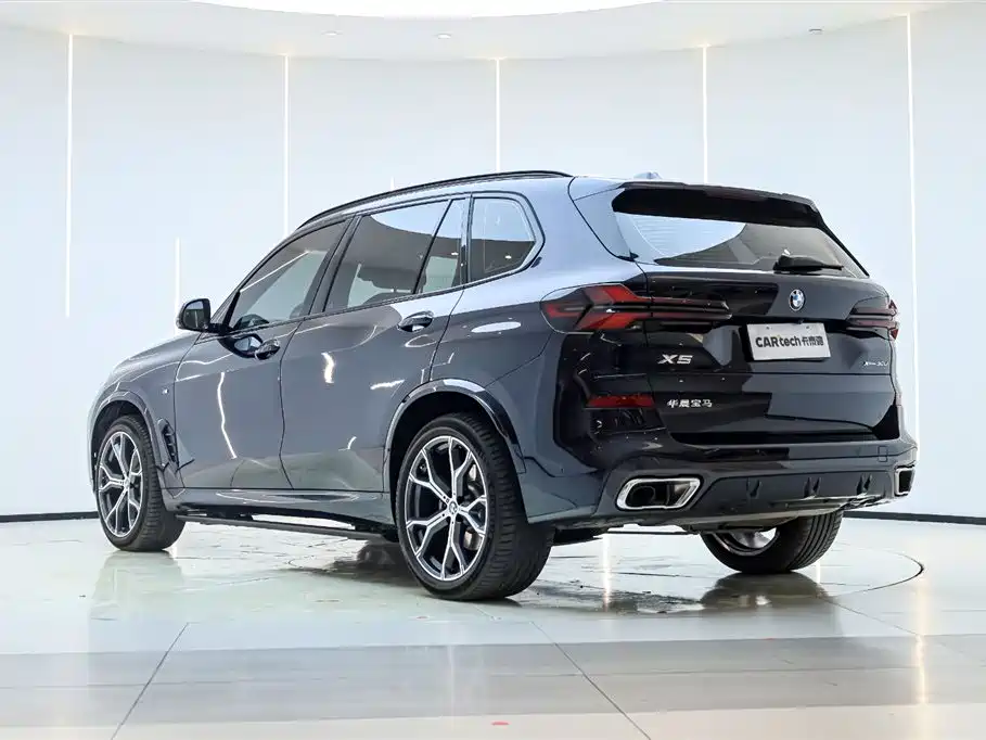 BMW X5 2023 xDrive 30Li Premium M Sport Black Night Package фото 7