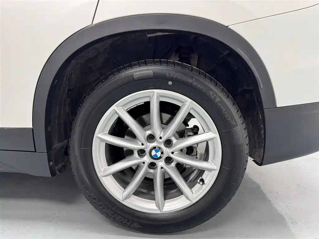 BMW X1 2019 sDrive18Li Fashion Model фото 18