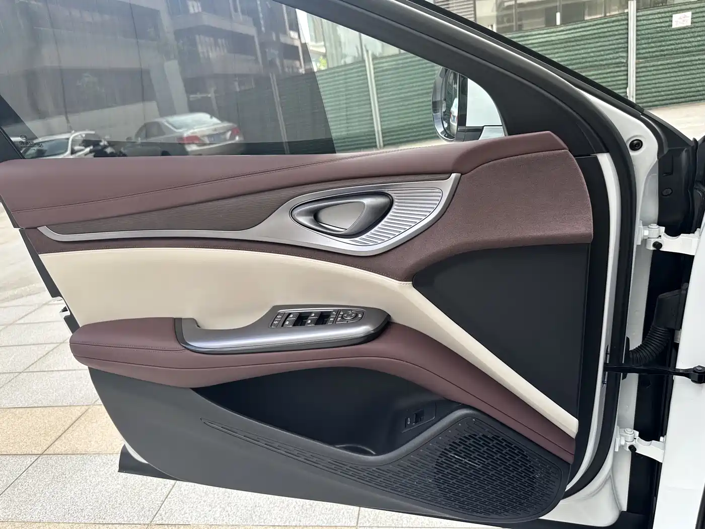 BYD Seal 2024 Glory Edition DM-i 1.5L 121km Prestige фото 6