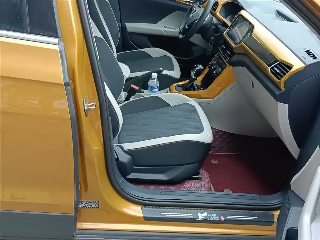 Volkswagen T-Cross 2019 1.5L Automatic Comfort Edition фото 16