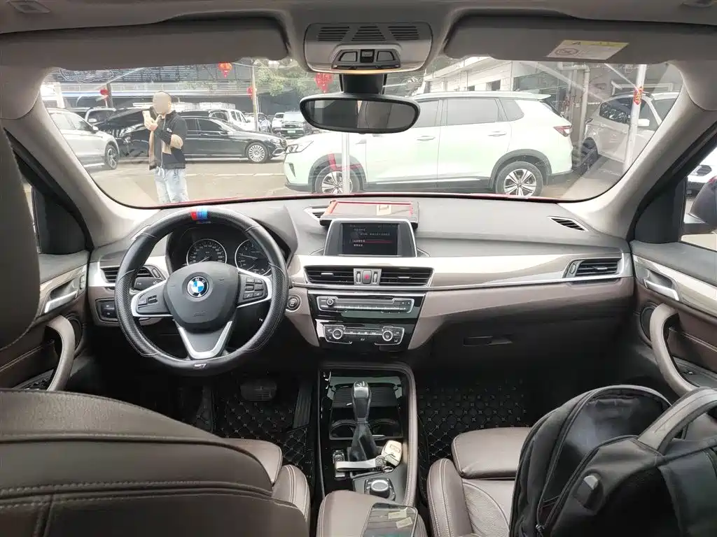 BMW X1 2018 sDrive18Li Premium Model фото 6